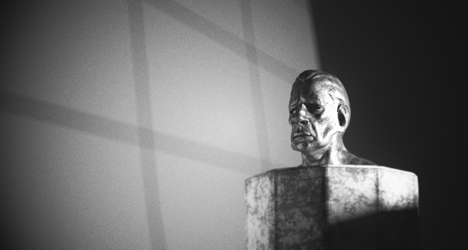 EstatuaTriste15 (0-00-00-00)